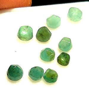 10pcs. Beautiful Natural Emerald Cabachons Polished Stones - Colombia